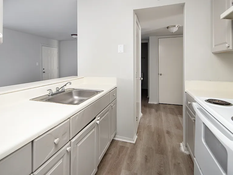 1234 Saratoga Dr #B — Photo 7