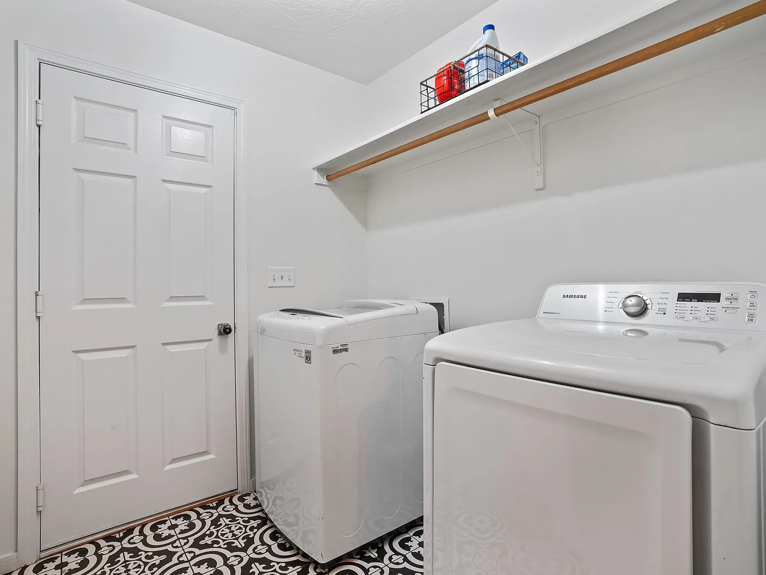 349 W Quaking Aspen Ln — Photo 2