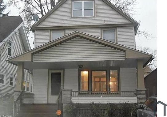 3rd image of 905 East Ave