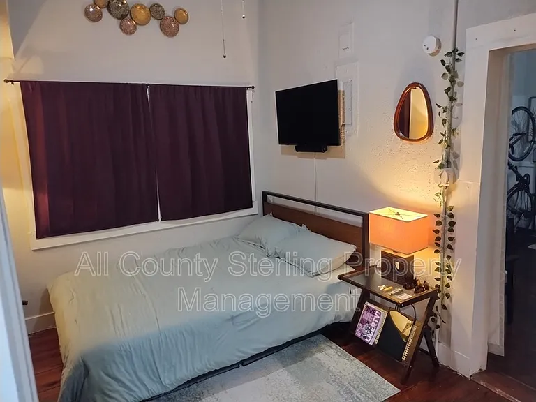 237 SW 2nd Pl #2 — Photo 10
