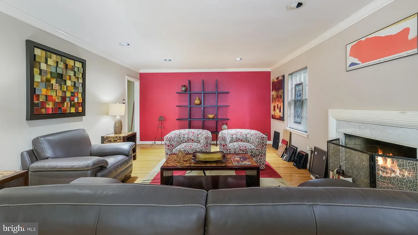3 bed, 2.5 bath, 2080 sqft, $3,650 — Photo 4