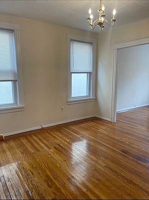 3rd image of 64-52 Woodbine St Floor 1