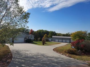 2301 SW 35th Ct, Lincoln, NE 68522