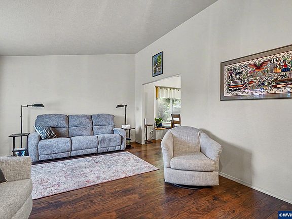 5th image of 4255 Great Plains Dr NE