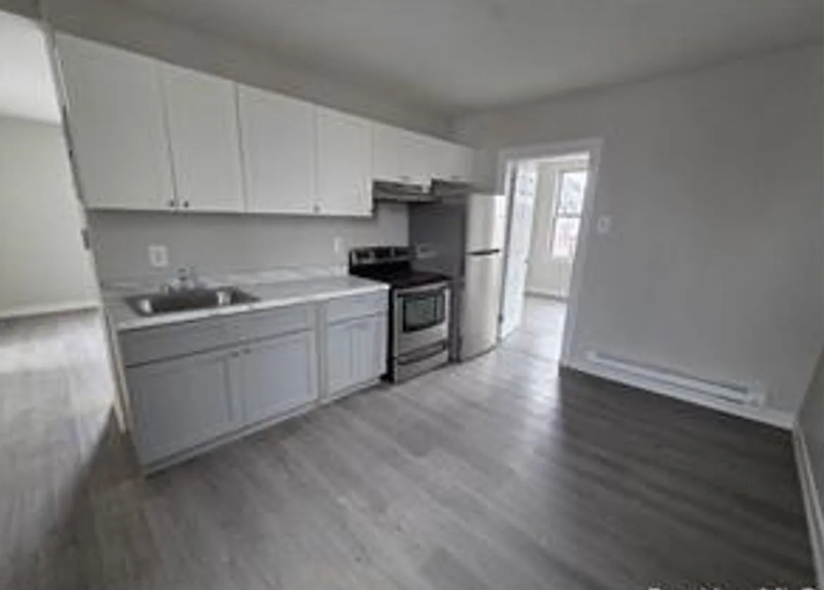 3 bed, 1225 sqft, $3,500 — Photo 1