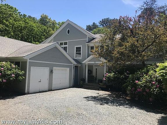 Bright and Sunny Center Unit