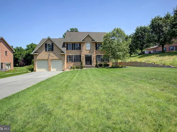 382 Moss Spring Ave, Greencastle, PA 17225