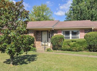 3100 Summerfield Dr, Louisville, KY 40220