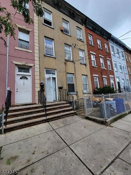 1st image of 138 1/2 Ripley Pl