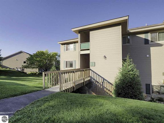 2nd image of 2699 Green Meadows Dr