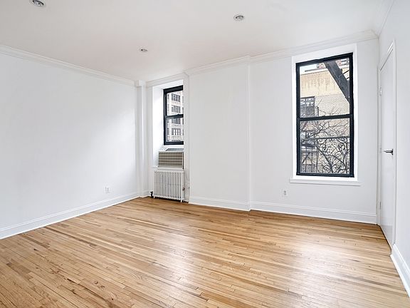 3rd image of 401 W 45th St APT 5B