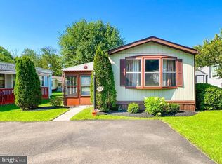 512 Willow Ln, North Wales, PA 19454