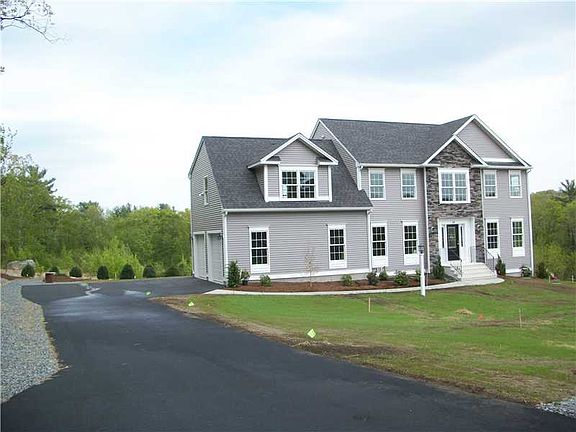 3rd image of 14 Longbrook Dr