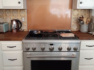 37 Riverbend Rd, Tyngsboro, MA 01879