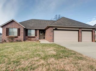 649 N Galileo Dr, Nixa, MO 65714