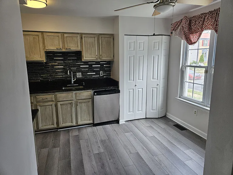 2918 Madeira Ct — Photo 24