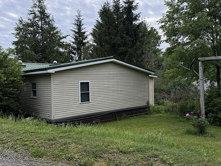 Blue Creek Rd — Photo 20
