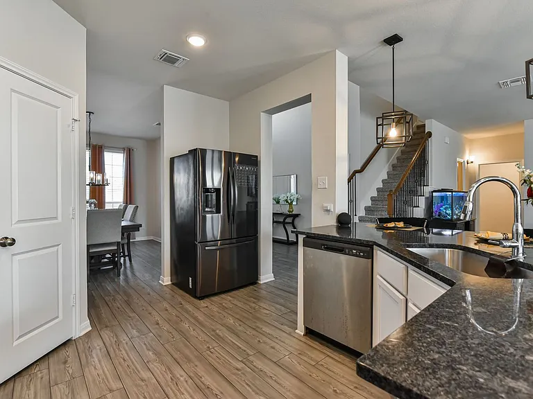 6306 Golden Gate Dr — Photo 18