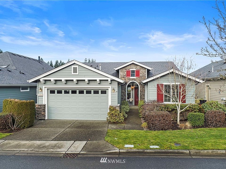 Welcome home to this one owner Vashon plan located in the heart of Trilogy