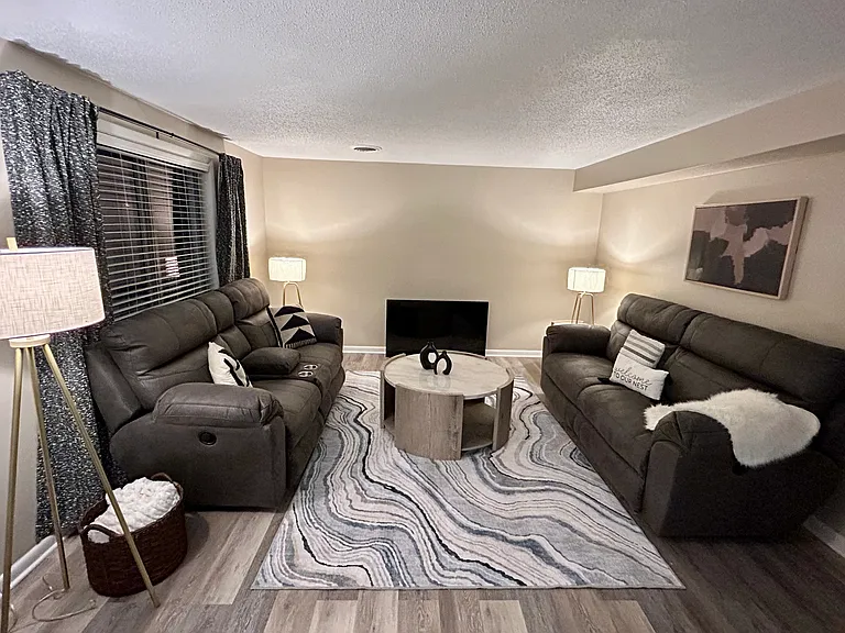 917 Davis Blvd #4 — Photo 10
