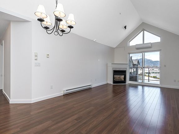 4th image of 45520 Knight Rd #401