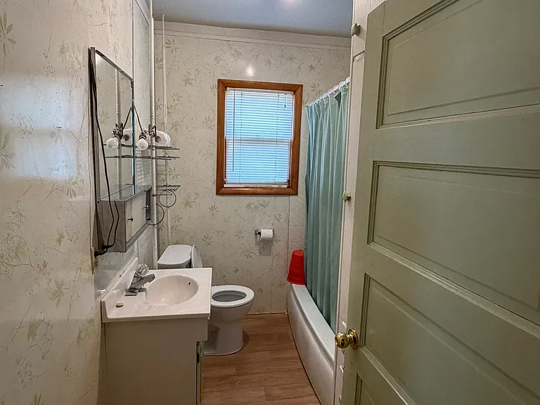 802 Woods Rd — Photo 6