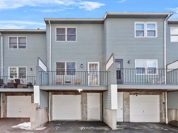 5257 Washington St Unit 5257, West Roxbury, MA 02132