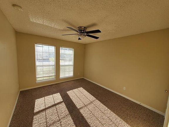 4th image of 39 Frenora Ln