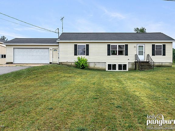 2nd image of 15020 Algoma Ave NE