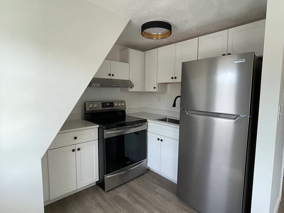 132 Dodge St #9