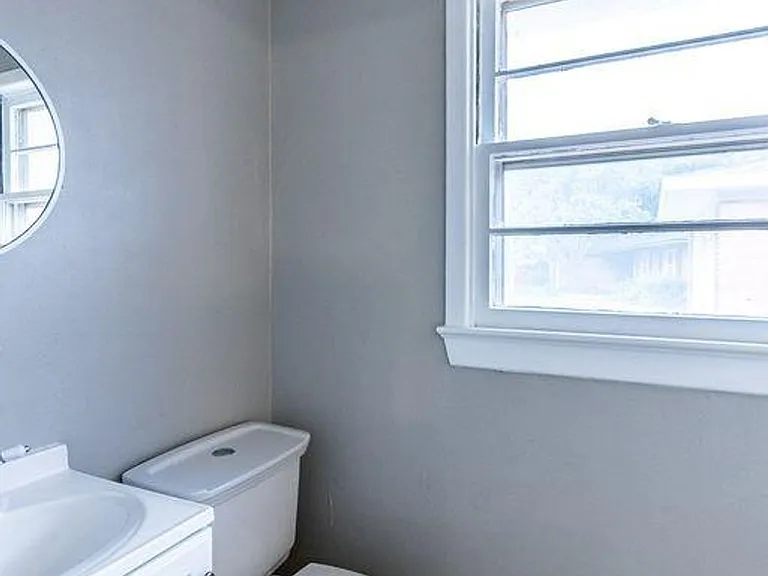 2110 65th St — Photo 33
