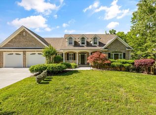 2177 Riverview Dr, Dandridge, TN 37725