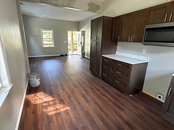 5th image of 505 Cotton Grove Rd