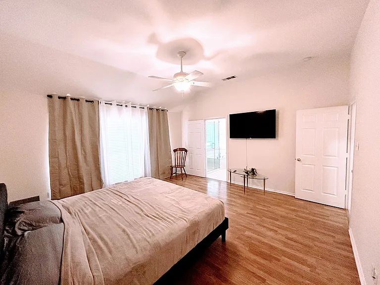 5500 Hill Haven Ct — Photo 8