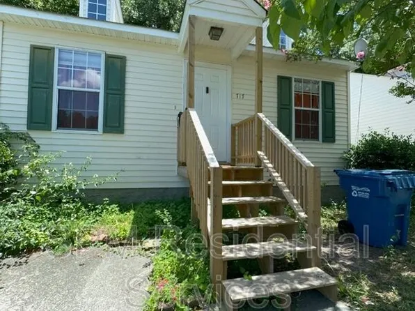 717 Varsity Dr, Wilmington, NC 28403