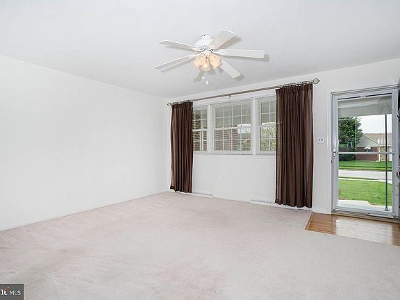 4th image of 2104 Nicholby Dr