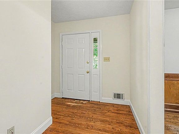 3rd image of 1208 Gate Post Ln