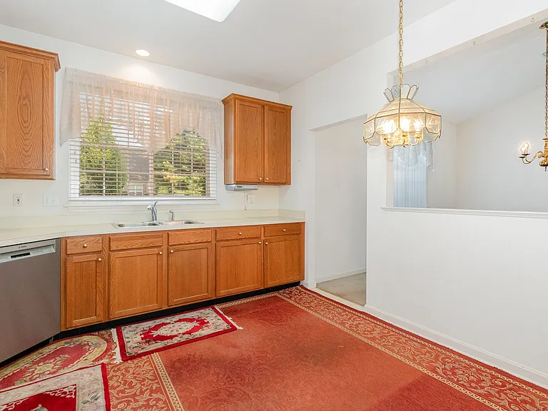 660 Springhouse Ln — Photo 10
