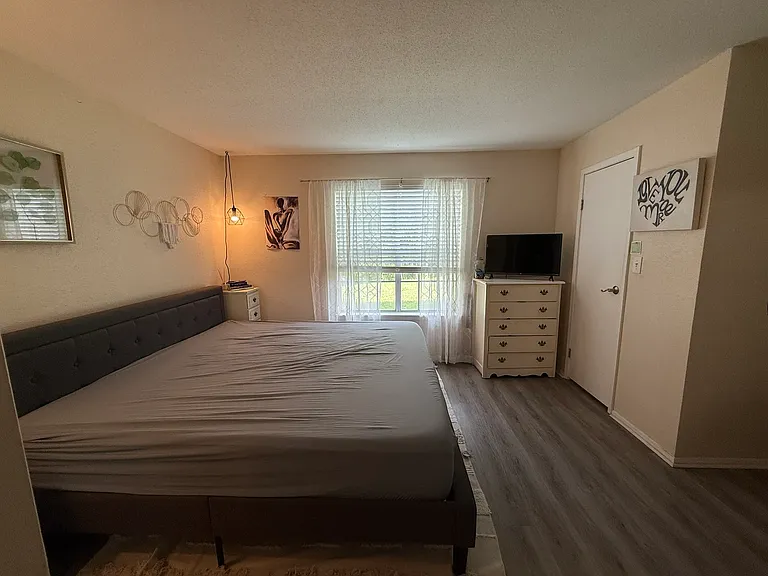 9100 Dr Martin Luther King Jr St N — Photo 13