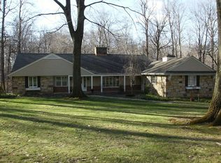 6967 Gates Rd, Gates Mills, OH 44040