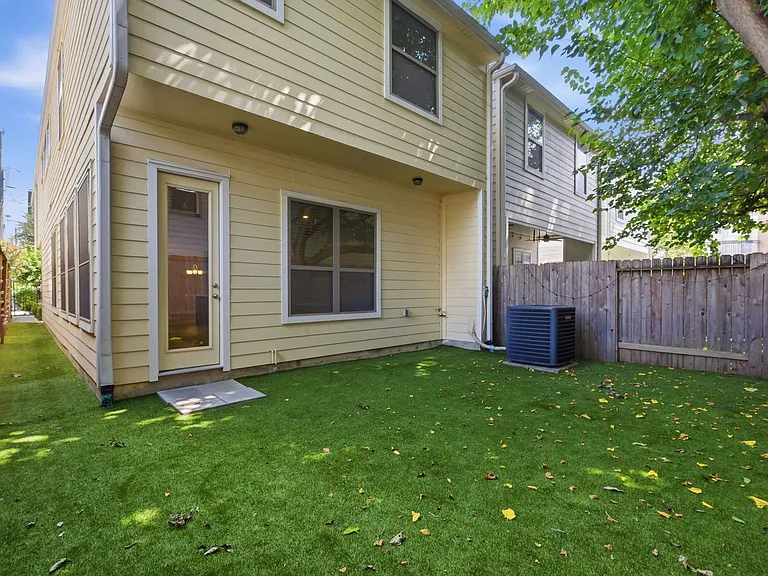 6011 Truro St #B — Photo 24