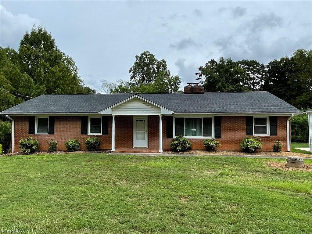 2733 Knob Hill Dr, Clemmons, NC 27012 | Zillow