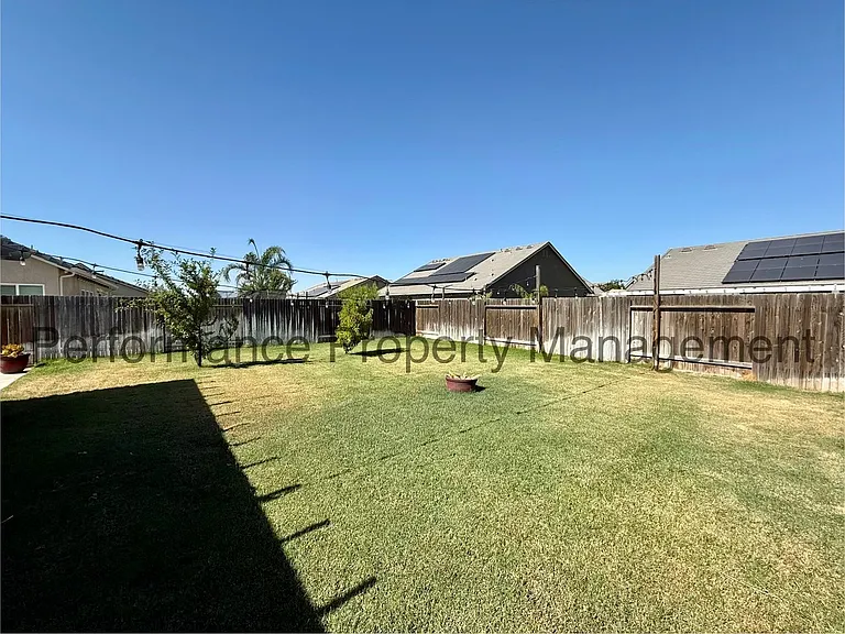 9024 Selma St — Photo 17