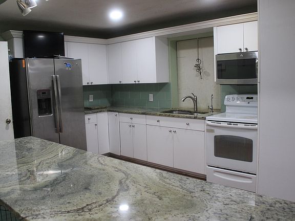 2nd image of 2842 Somerset Road Road