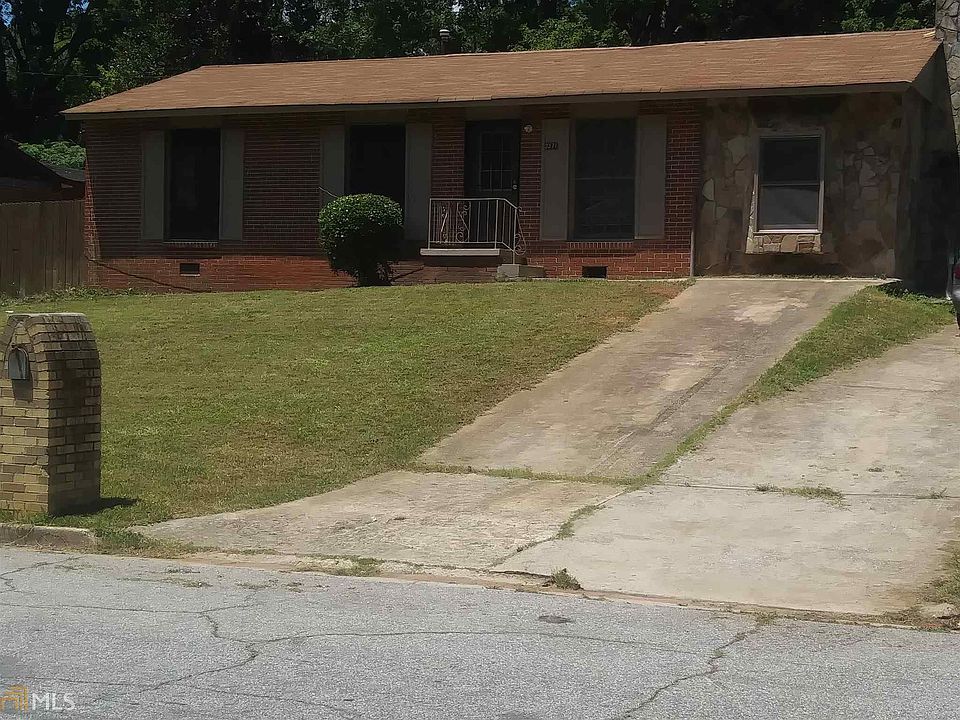 2nd image of 2371 Baywood Dr SE