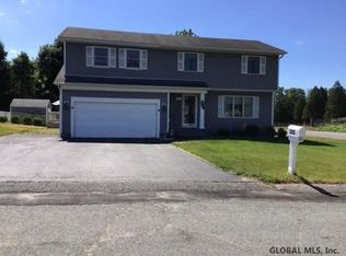 202 Shereen Ct, Schenectady, NY 12304