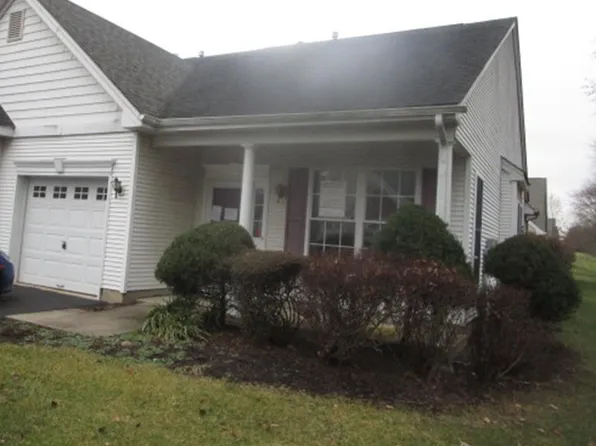 267 Meadowlark Dr, Hamilton, NJ 08690