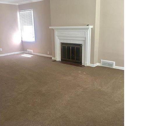 3rd image of 7423 Harrison St