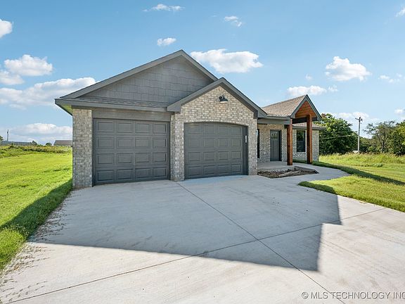 2nd image of 2061 Everly Dr