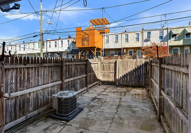 341 S Macon St — Photo 21